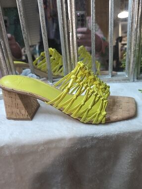 NEW Marc Fisher Colica Neon Yellow Woven Cork Block Heel Mule Sz 9.5M